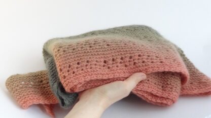 Sal Tricotat Manual din Lana Merino Infinity Shawl - imagine 13