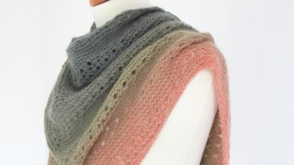 Sal Tricotat Manual din Lana Merino Infinity Shawl - imagine 11