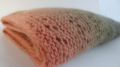 Sal Tricotat Manual din Lana Merino Infinity Shawl - imagine 14